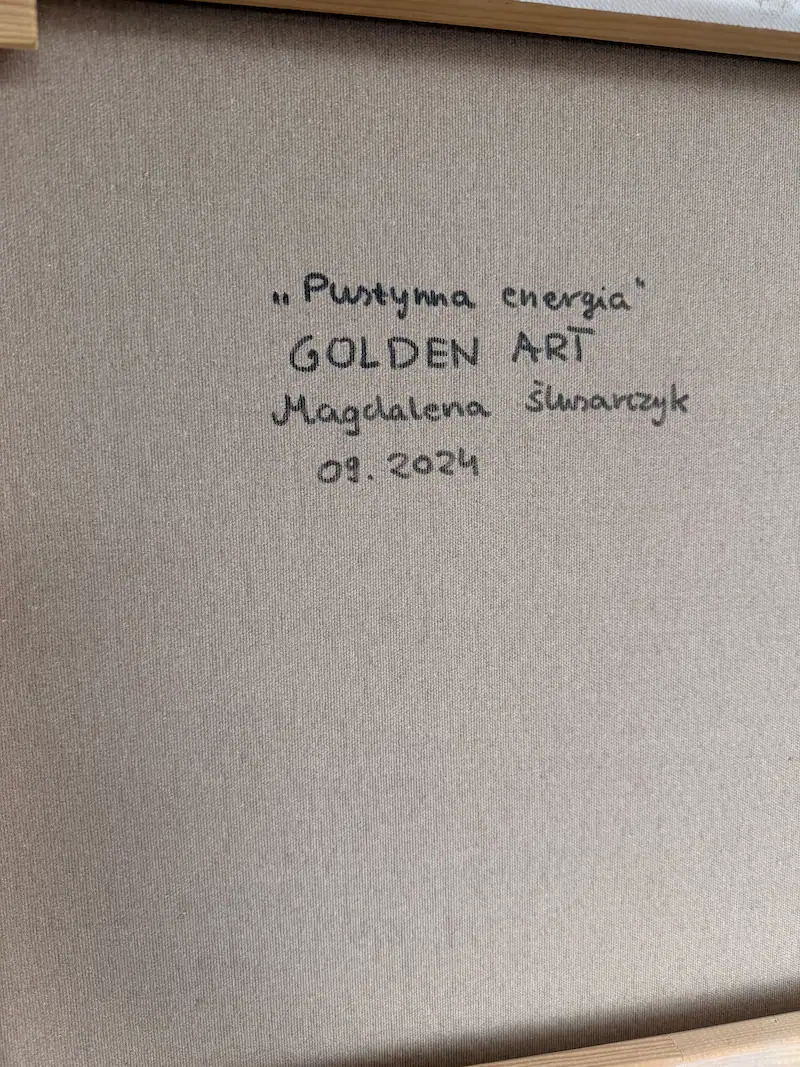 Pustynna energia 2 podpis autorki na tyle obrazu Pustynna energia